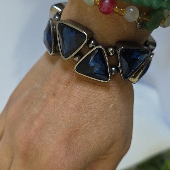 Silver and Sapphire Blue Triangle Crystal Stone Stretch Bracelet - Picture 9 of 10